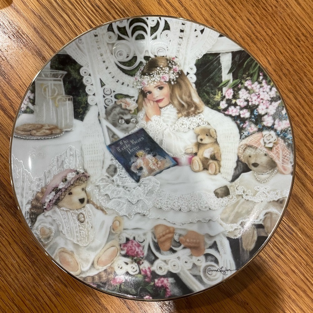 Collector Plate Heirlooms and Lace Series